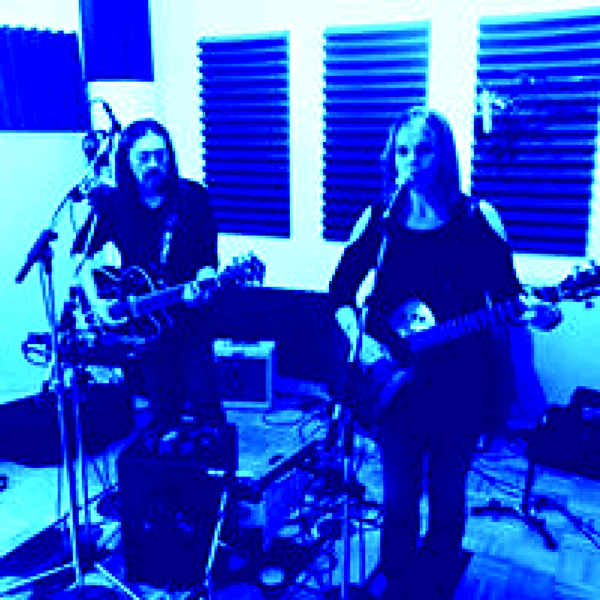 Margit and Rod in a live session